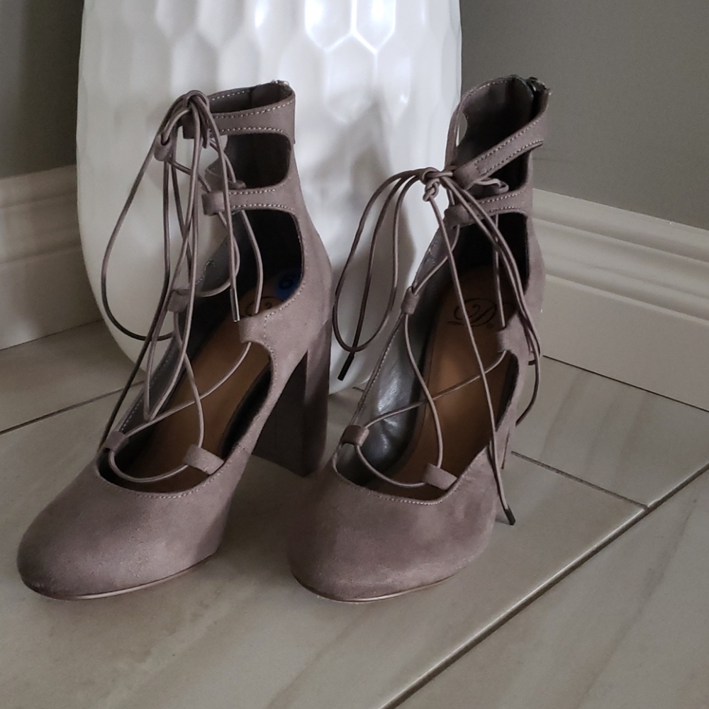 D shoes, new.